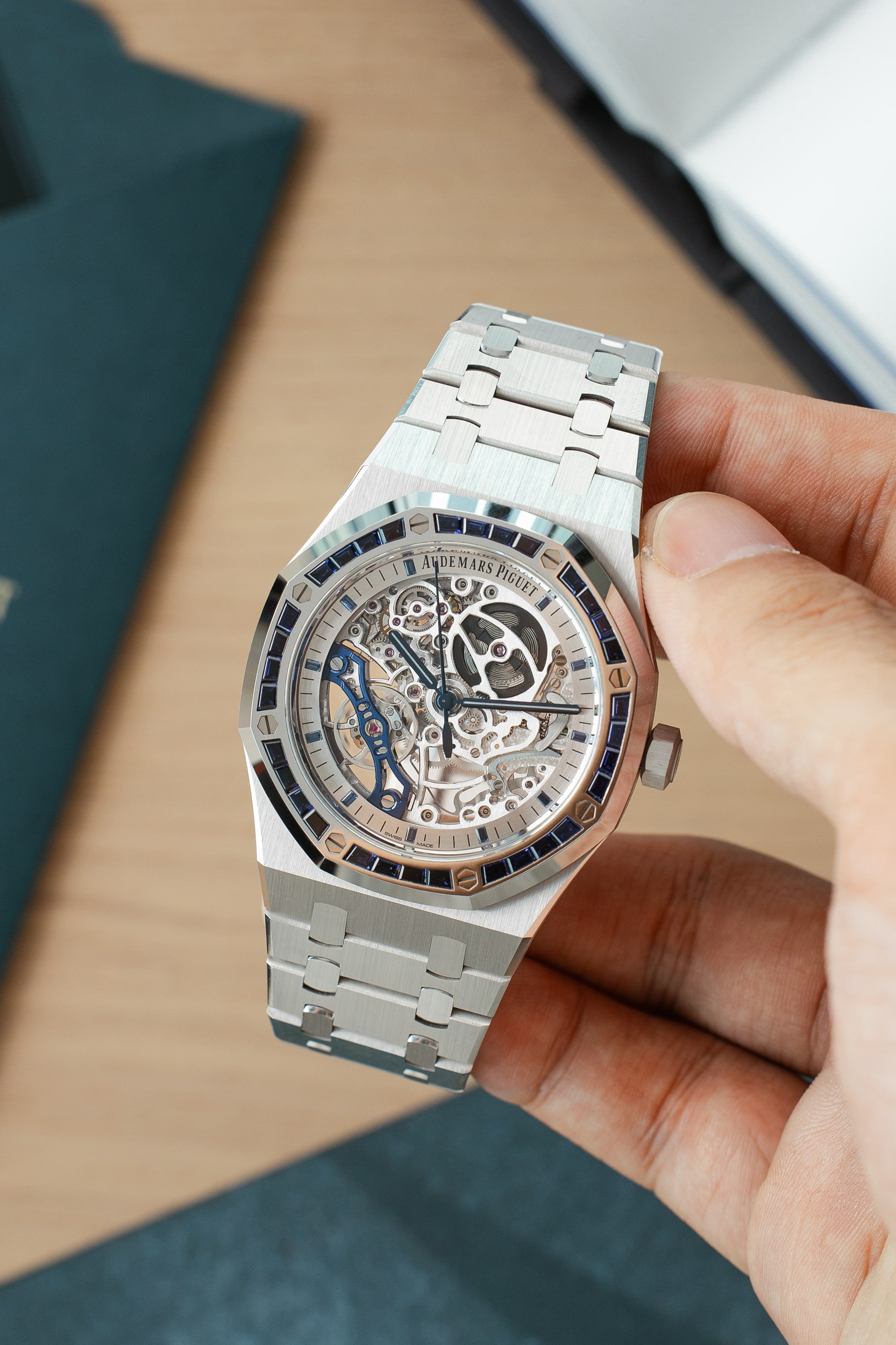 AUDEMARS PIGUET 15412BC BLUE SAPPHIRE NEW FULL SET - Image 6