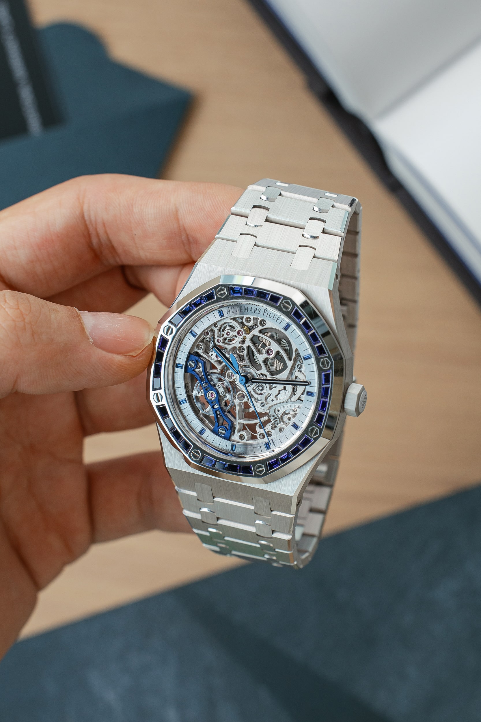 AUDEMARS PIGUET 15412BC BLUE SAPPHIRE NEW FULL SET - Image 7