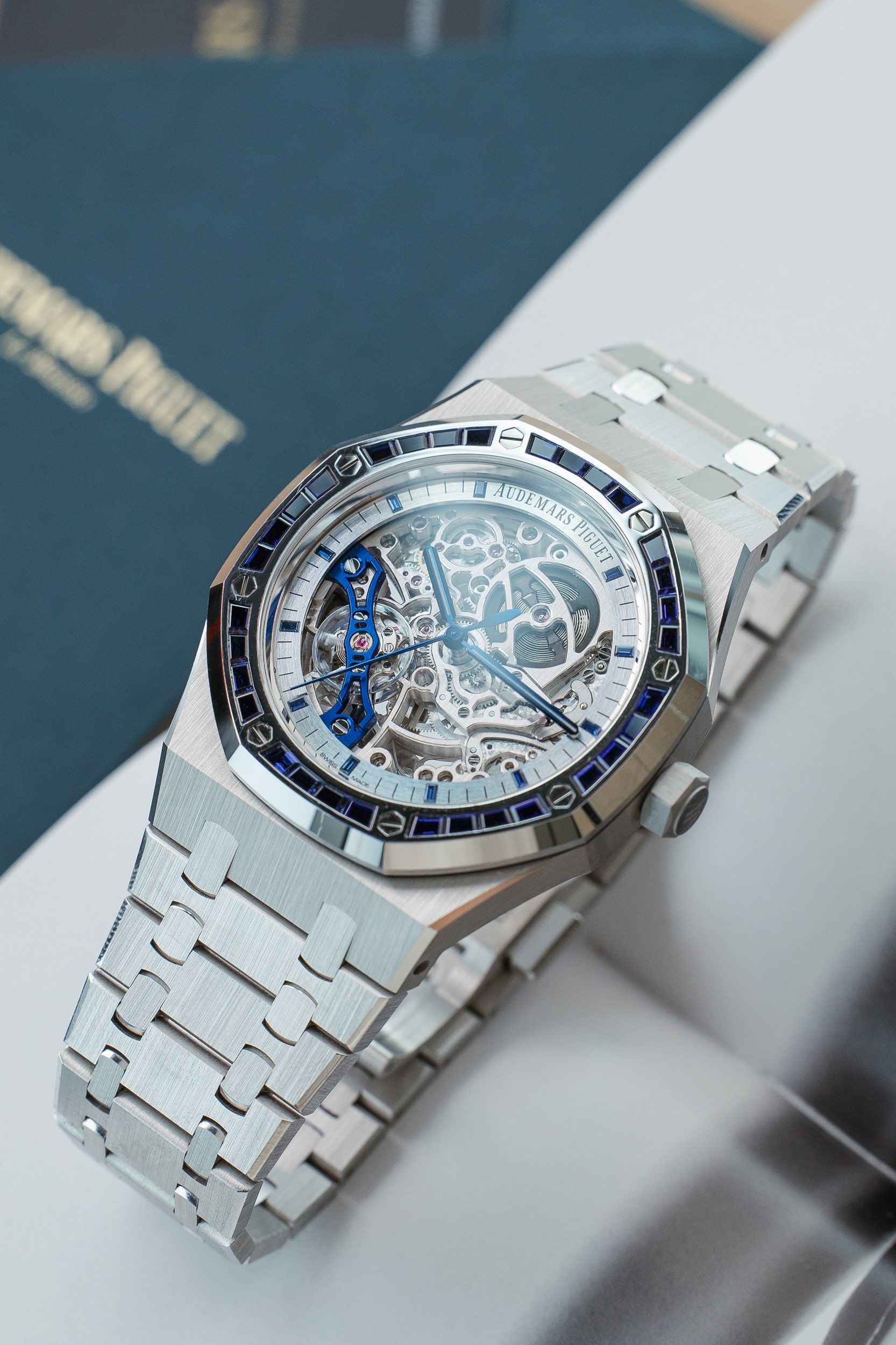 AUDEMARS PIGUET 15412BC BLUE SAPPHIRE NEW FULL SET - Image 11