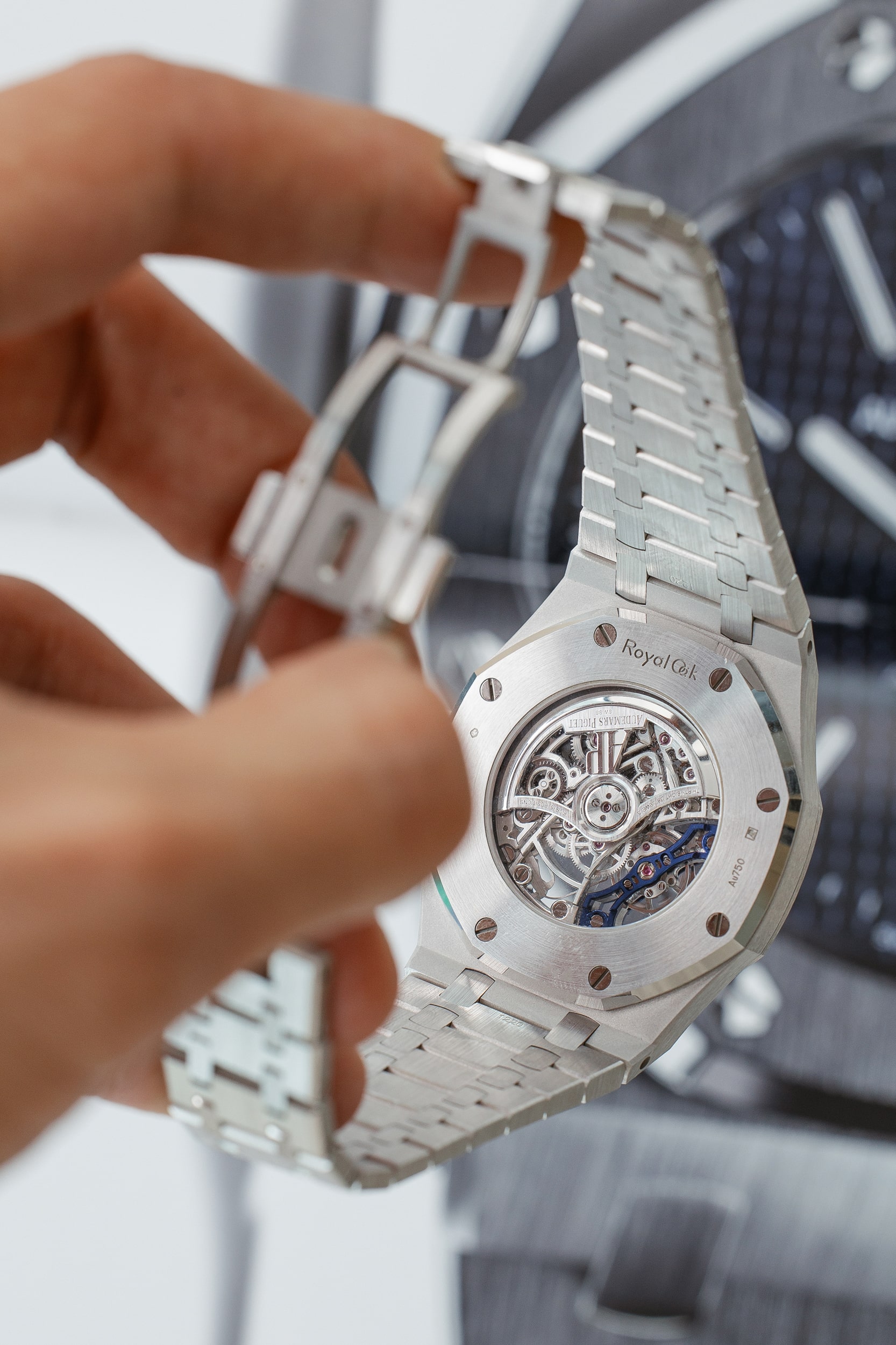 AUDEMARS PIGUET 15412BC BLUE SAPPHIRE NEW FULL SET - Image 13