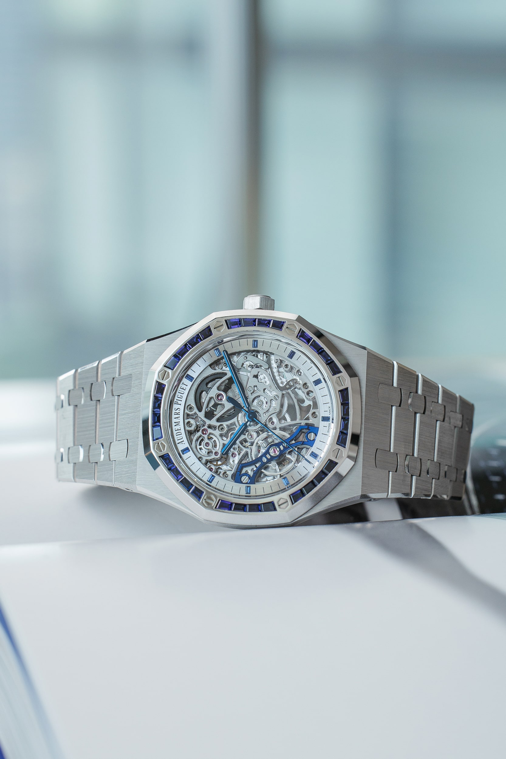 AUDEMARS PIGUET 15412BC BLUE SAPPHIRE NEW FULL SET - Image 4