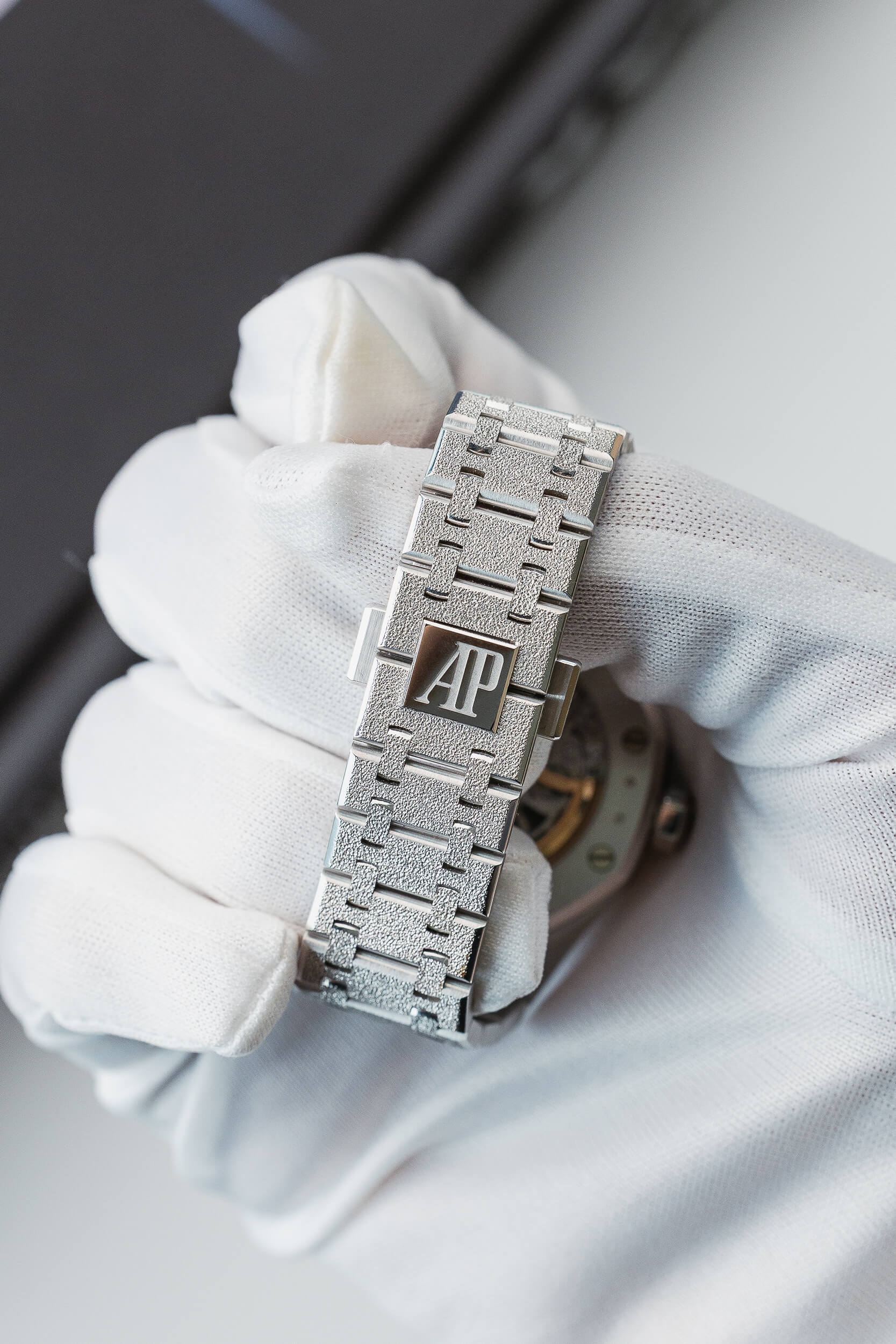 AUDEMARS PIGUET 15468BC LIKE NEW 2025 FULL SET - Image 8