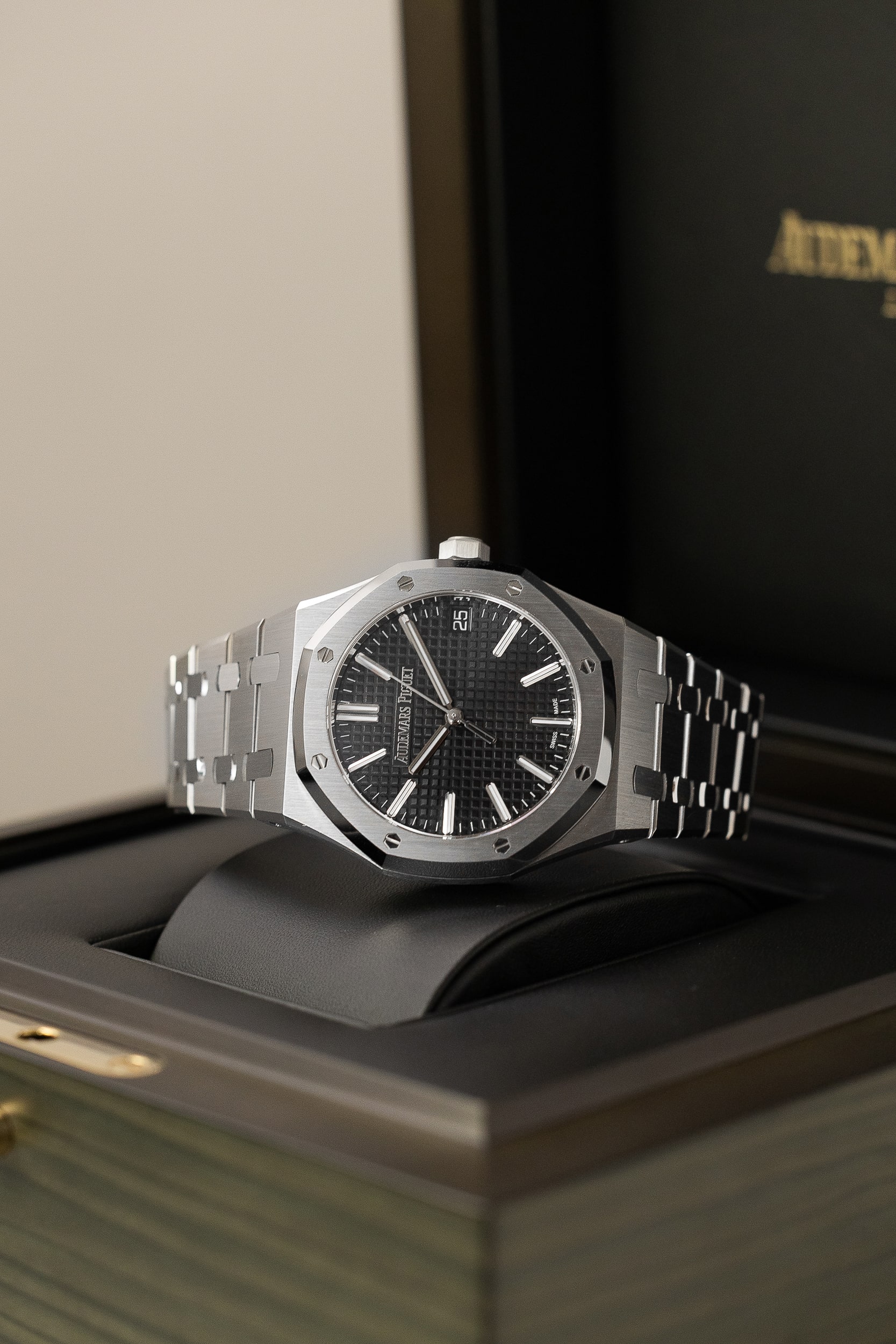 AUDEMARS PIGUET 15510ST BLACK NEW FULL SET - Image 13