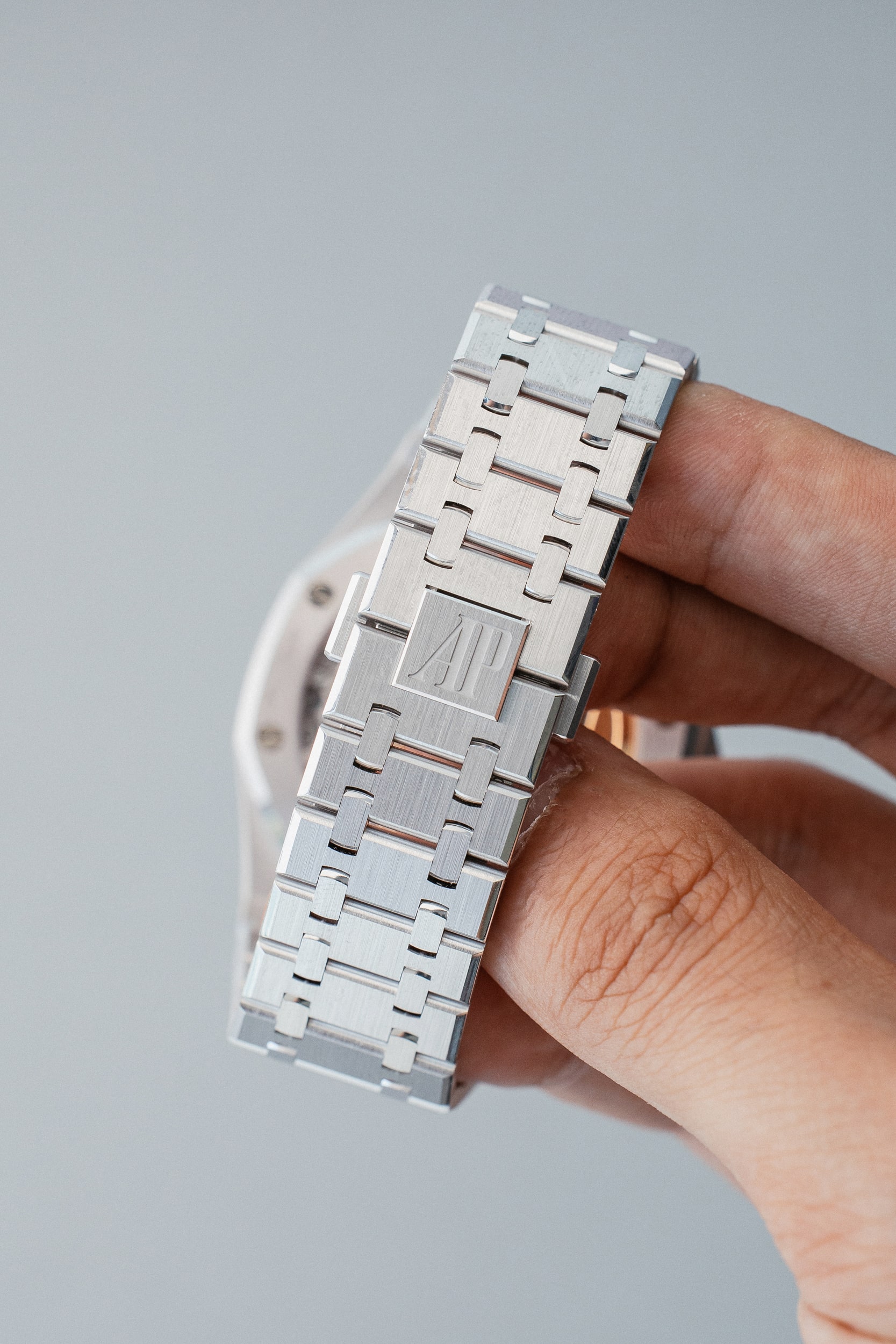 AUDEMARS PIGUET 26240BC BLUE SAPPHIRE NEW FULL SET - Image 10