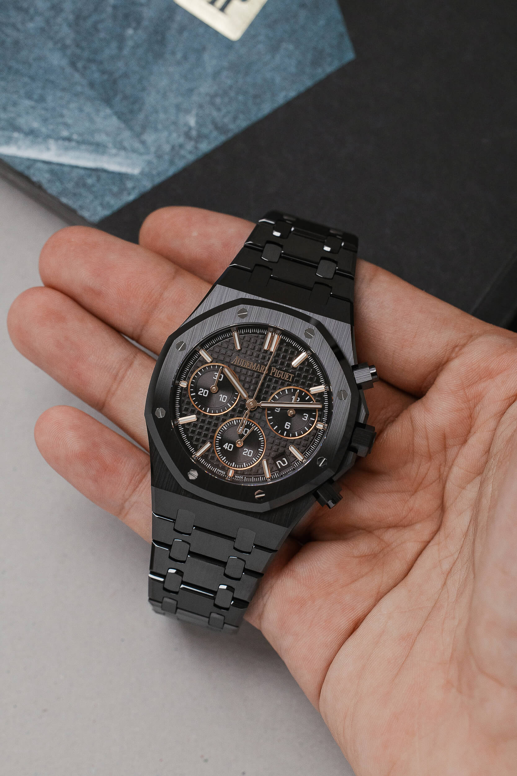 AUDEMARS PIGUET 26240CE NEW FULL SET - Image 2