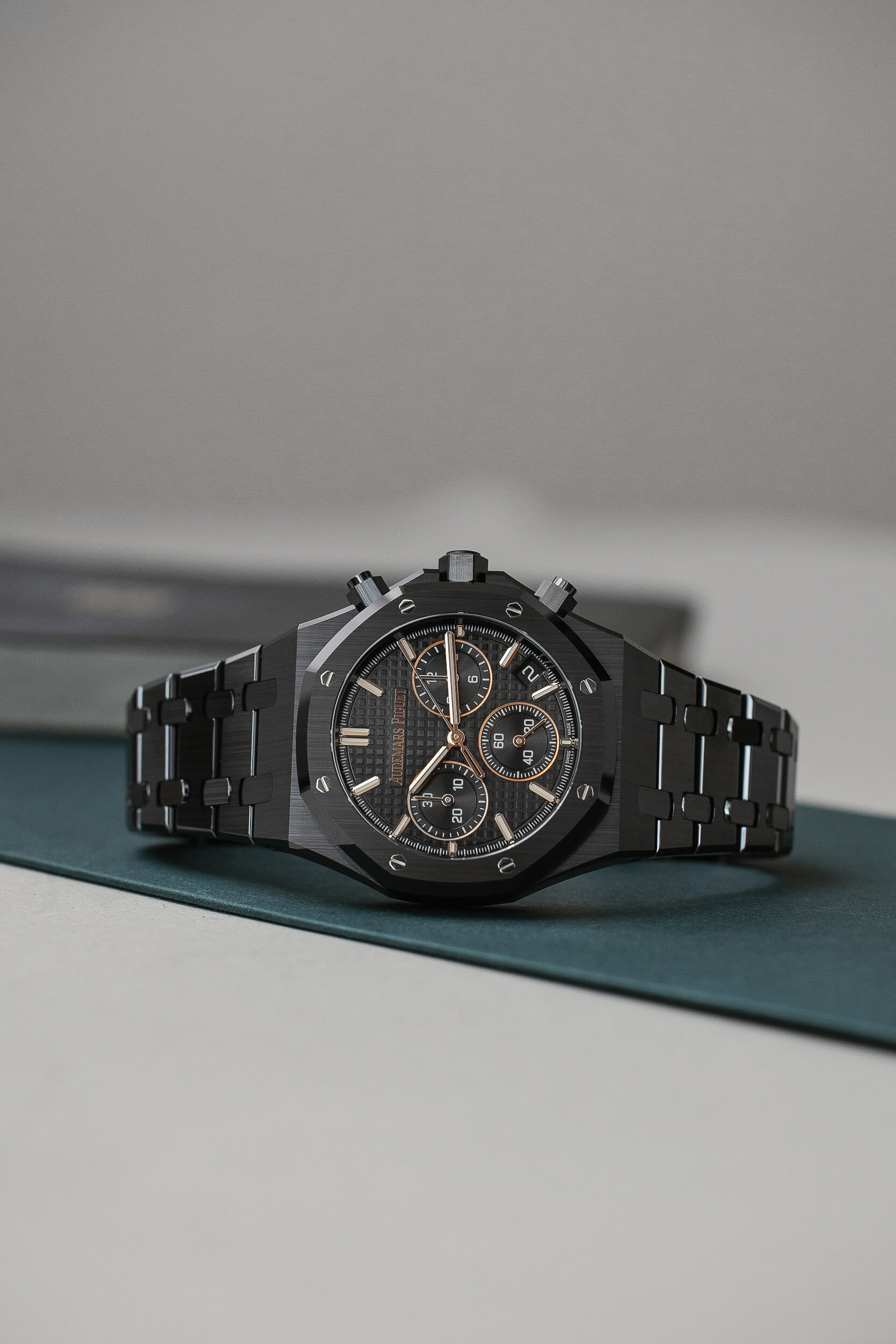 AUDEMARS PIGUET 26240CE BLACK NEW FULL SET - Image 10