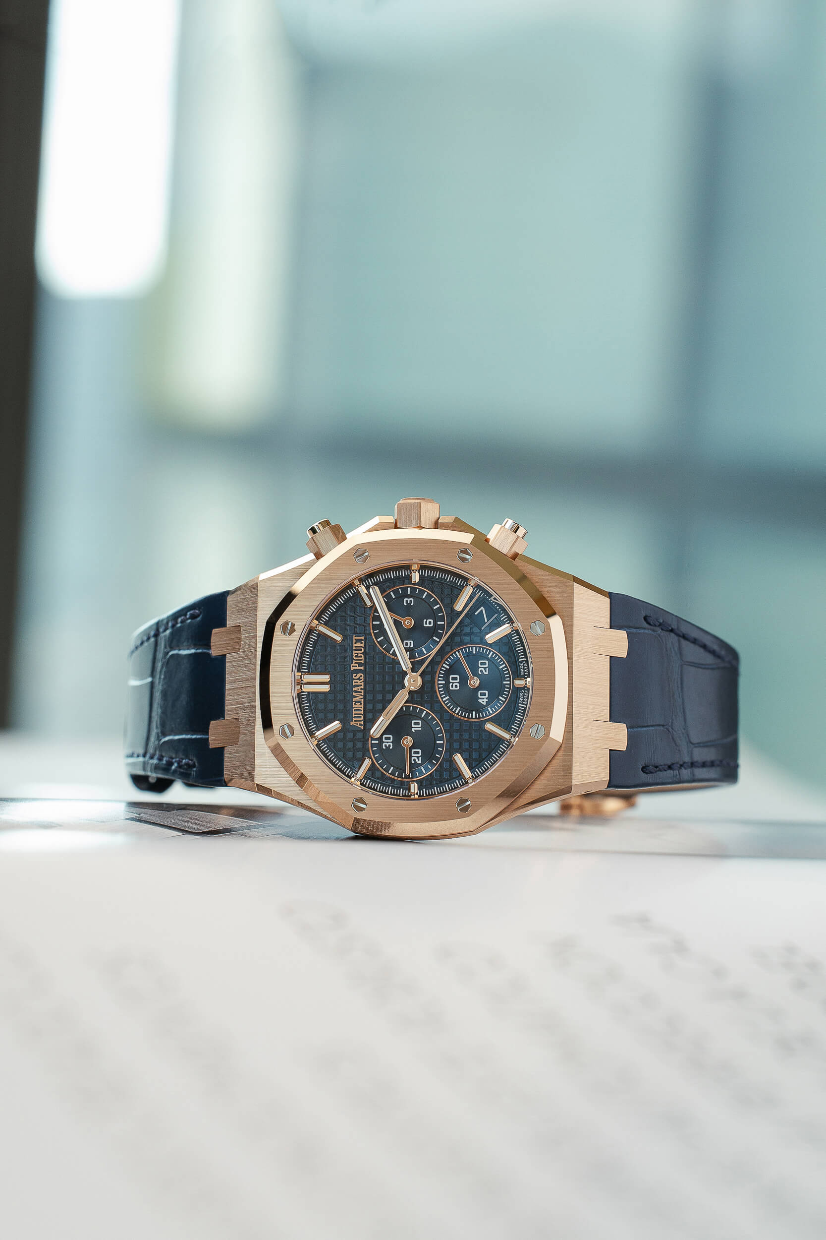 AUDEMARS PIGUET 26240OR BLUE STRAP NEW FULL SET - Image 11