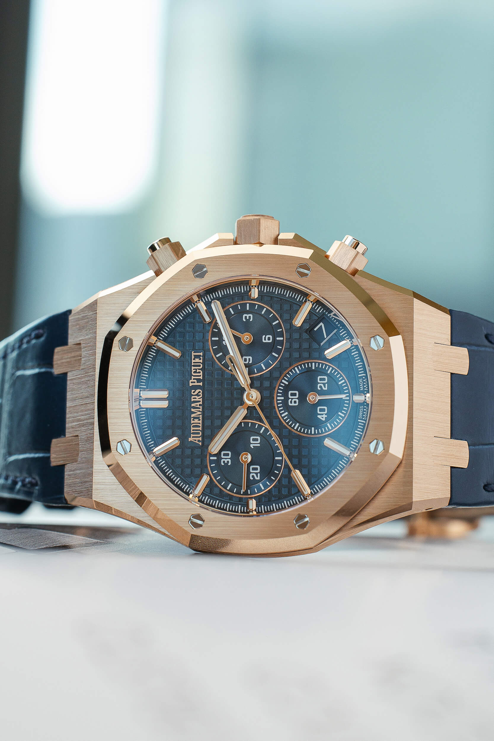 AUDEMARS PIGUET 26240OR BLUE STRAP NEW FULL SET - Image 12