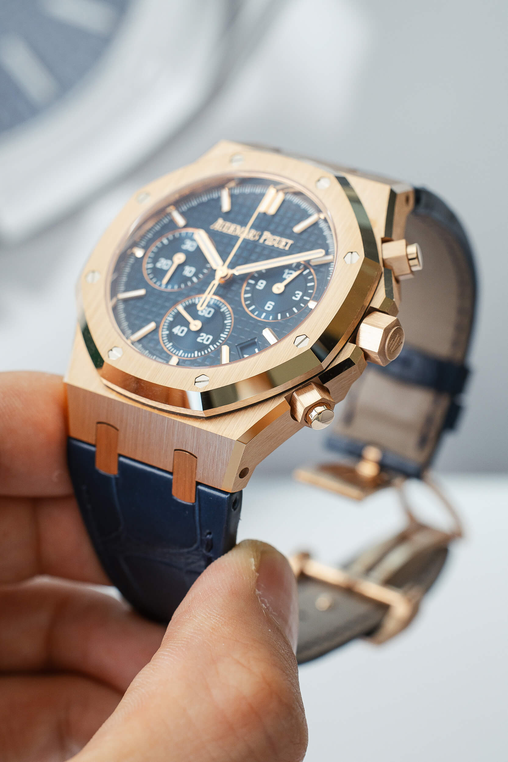 AUDEMARS PIGUET 26240OR BLUE STRAP NEW FULL SET - Image 4