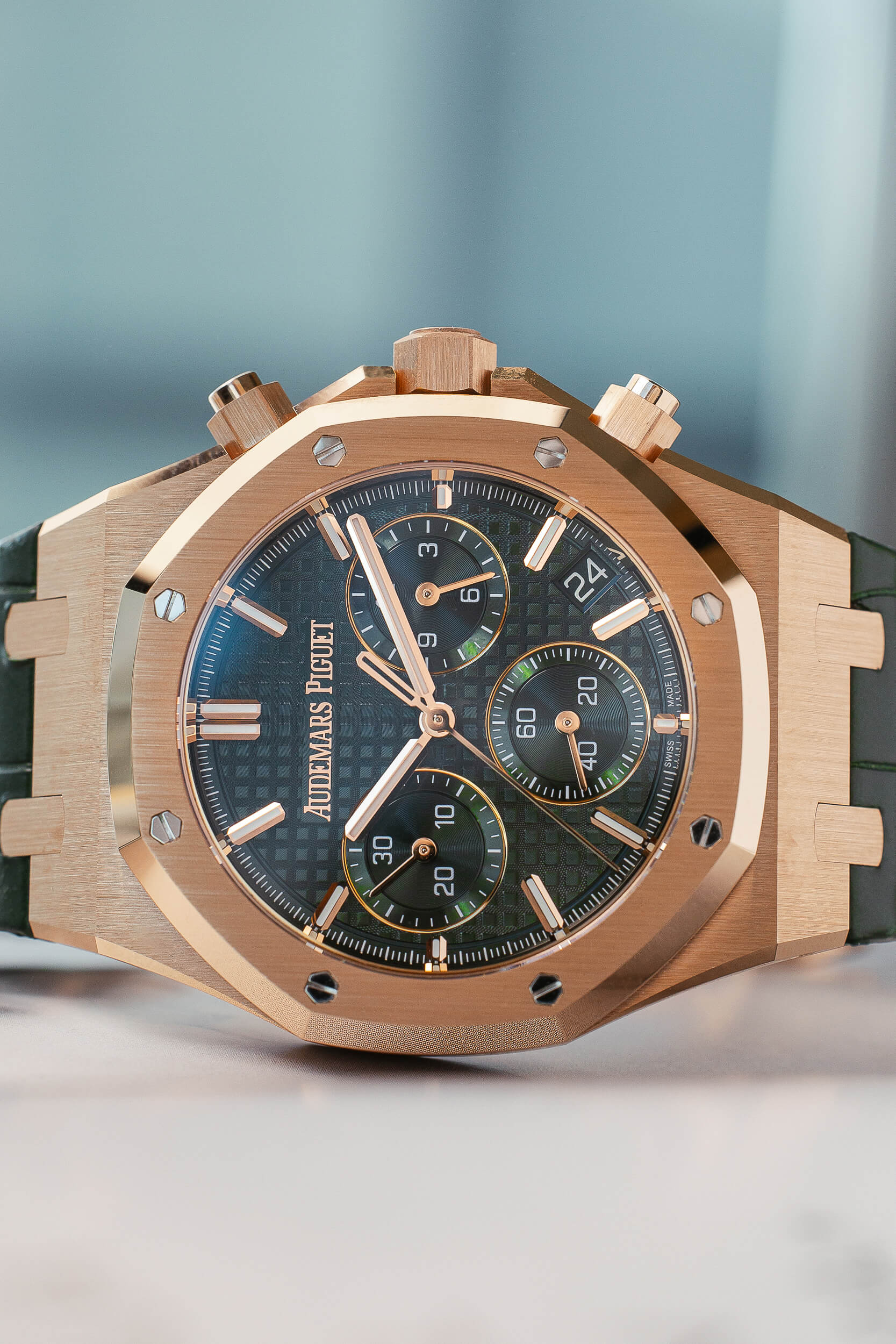 AUDEMARS PIGUET 26240OR GREEN STRAP NEW FULL SET - Image 9