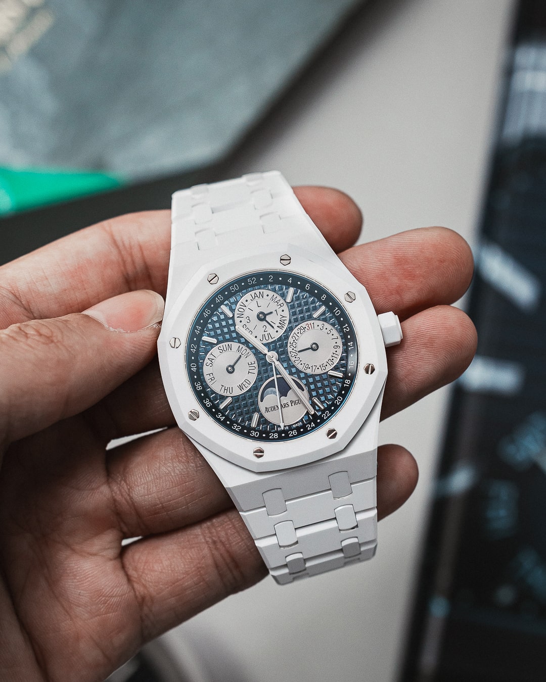 AUDEMARS PIGUET 26579CB NEW FULL SET - Image 3