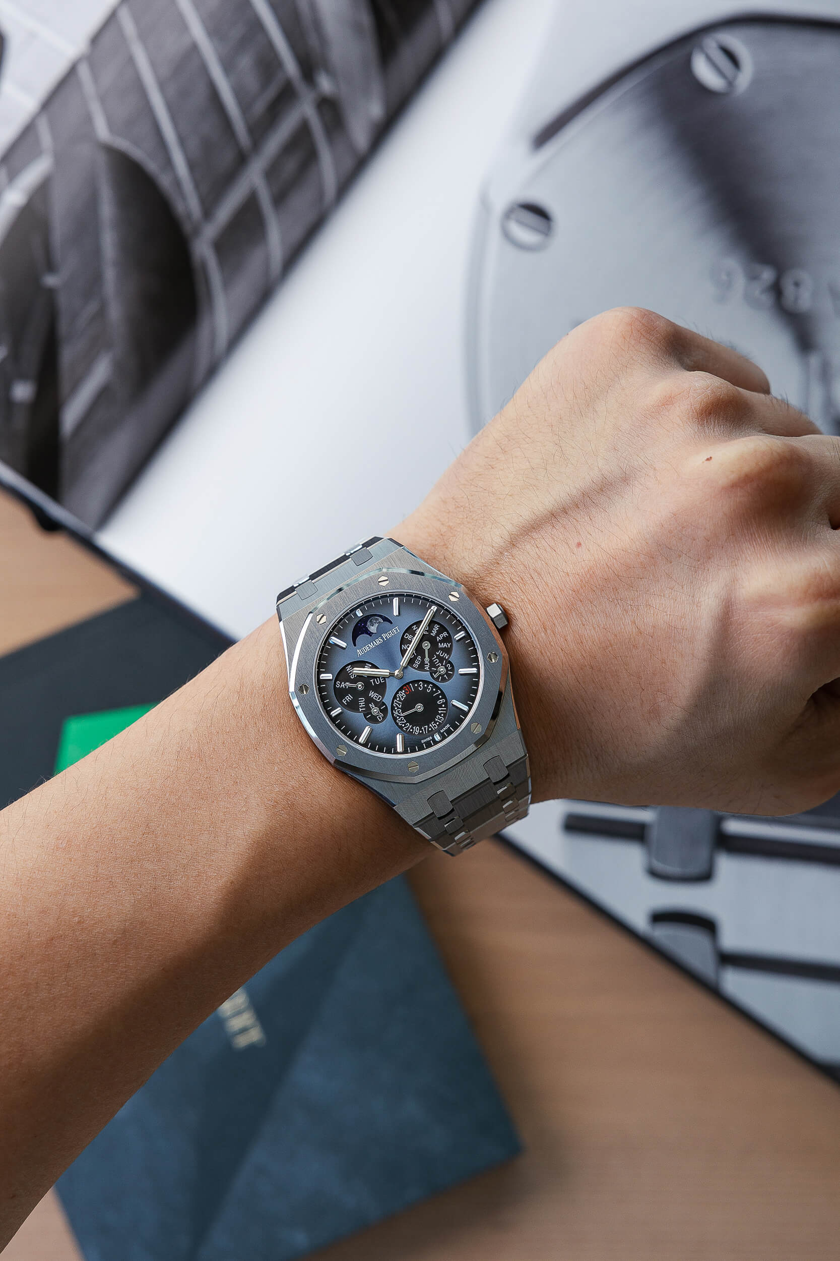 AUDEMARS PIGUET 26586TI NEW FULL SET - Image 6