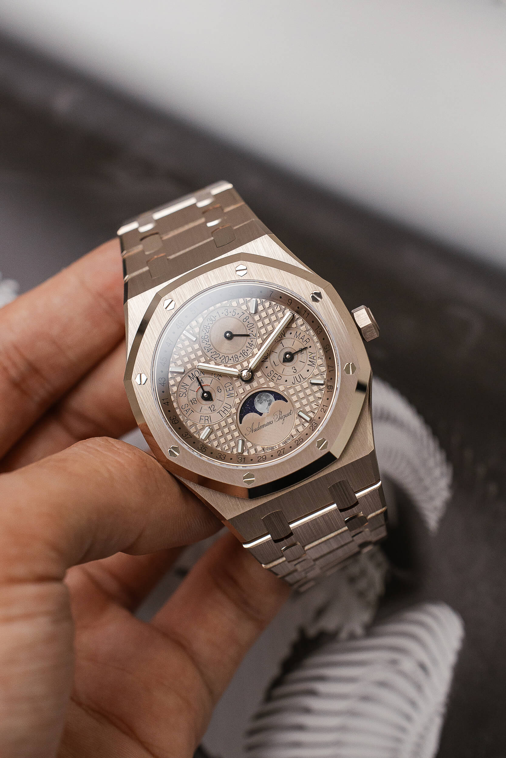 AUDEMARS PIGUET 26674SG NEW FULL SET - Image 7
