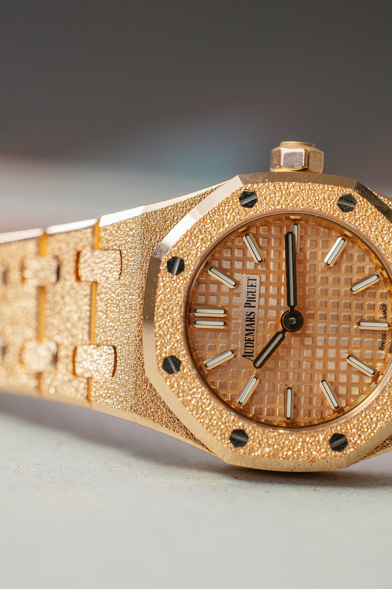 AUDEMARS PIGUET 67630OR MINI NEW FULL SET - Image 2