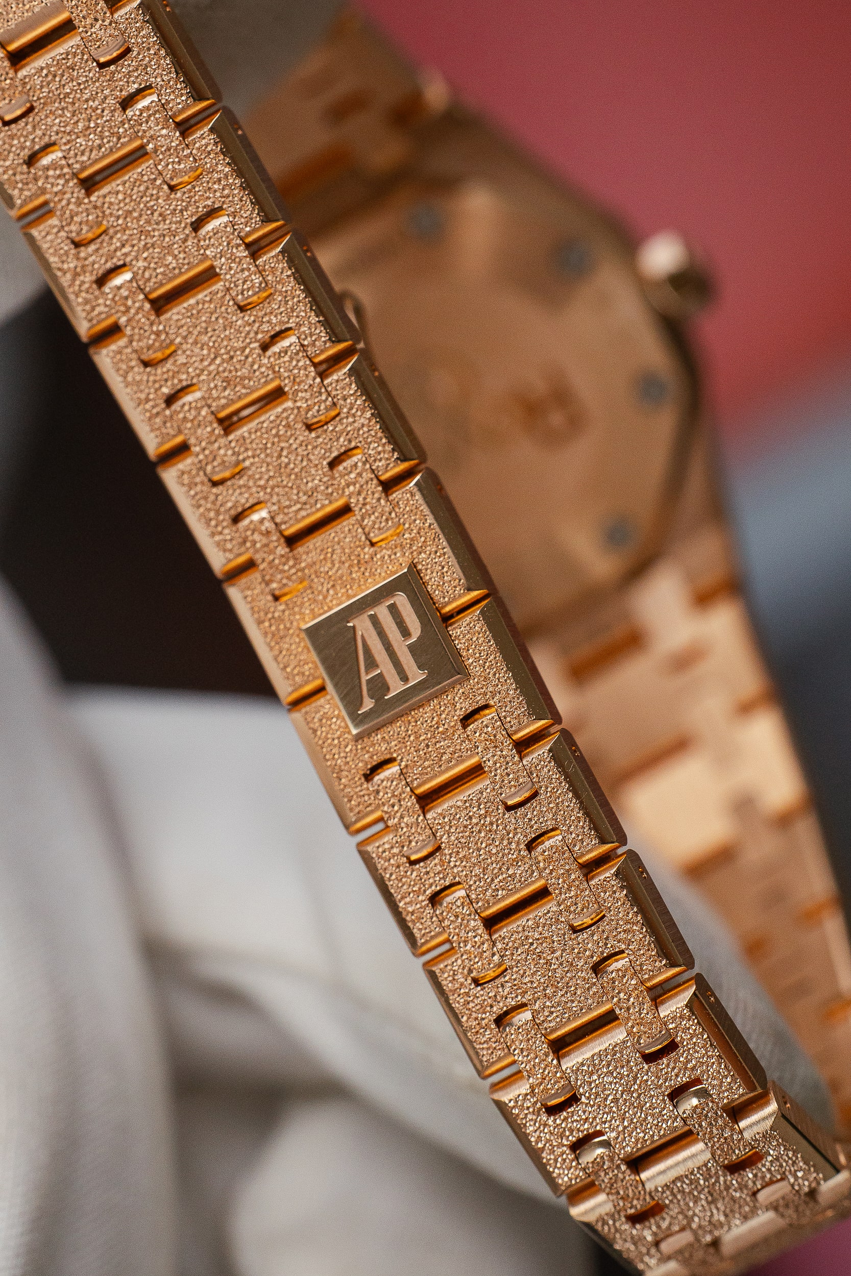 AUDEMARS PIGUET 67630OR MINI NEW FULL SET - Image 8