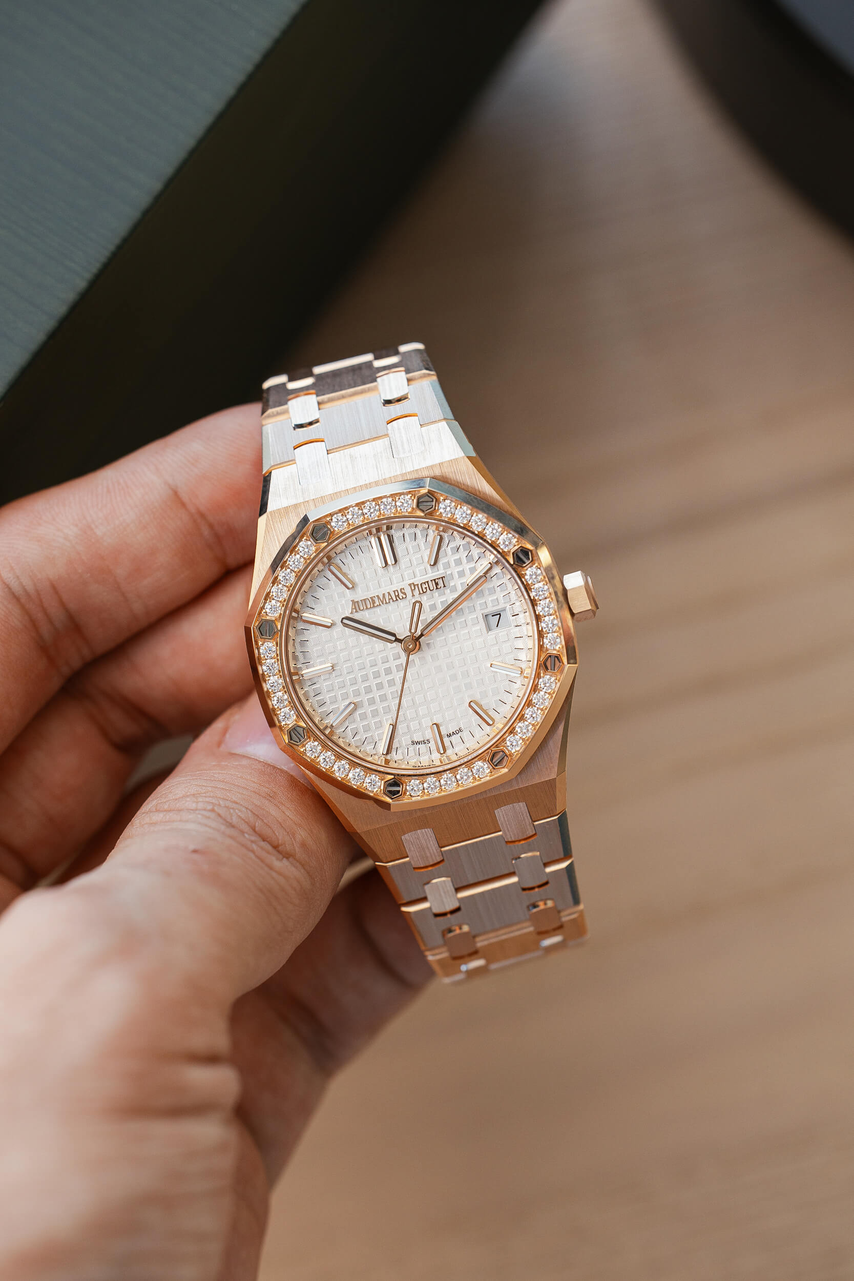 AUDEMARS PIGUET 77450OR WHITE NEW FULL SET - Image 2