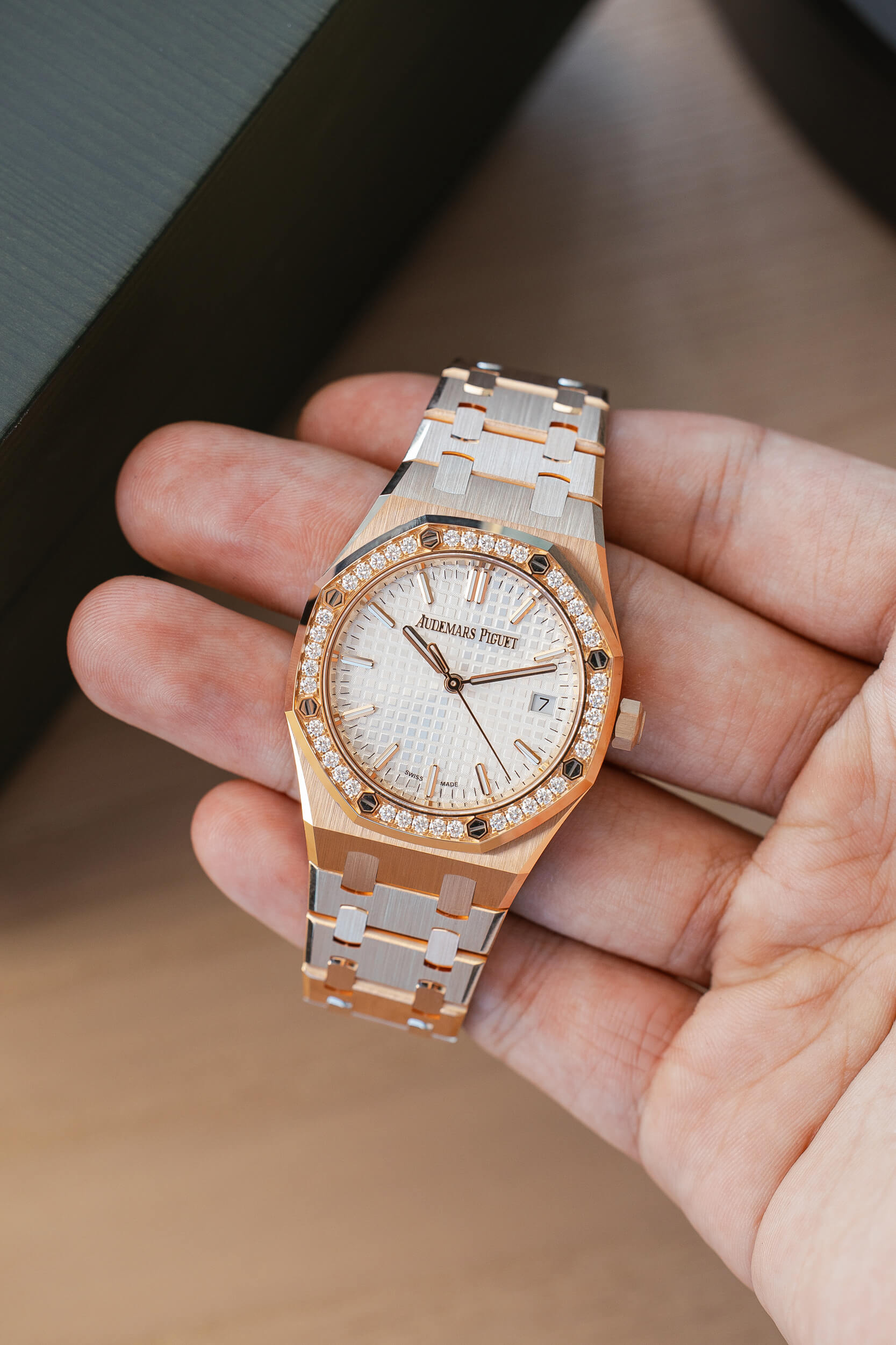 AUDEMARS PIGUET 77450OR WHITE NEW FULL SET - Image 4