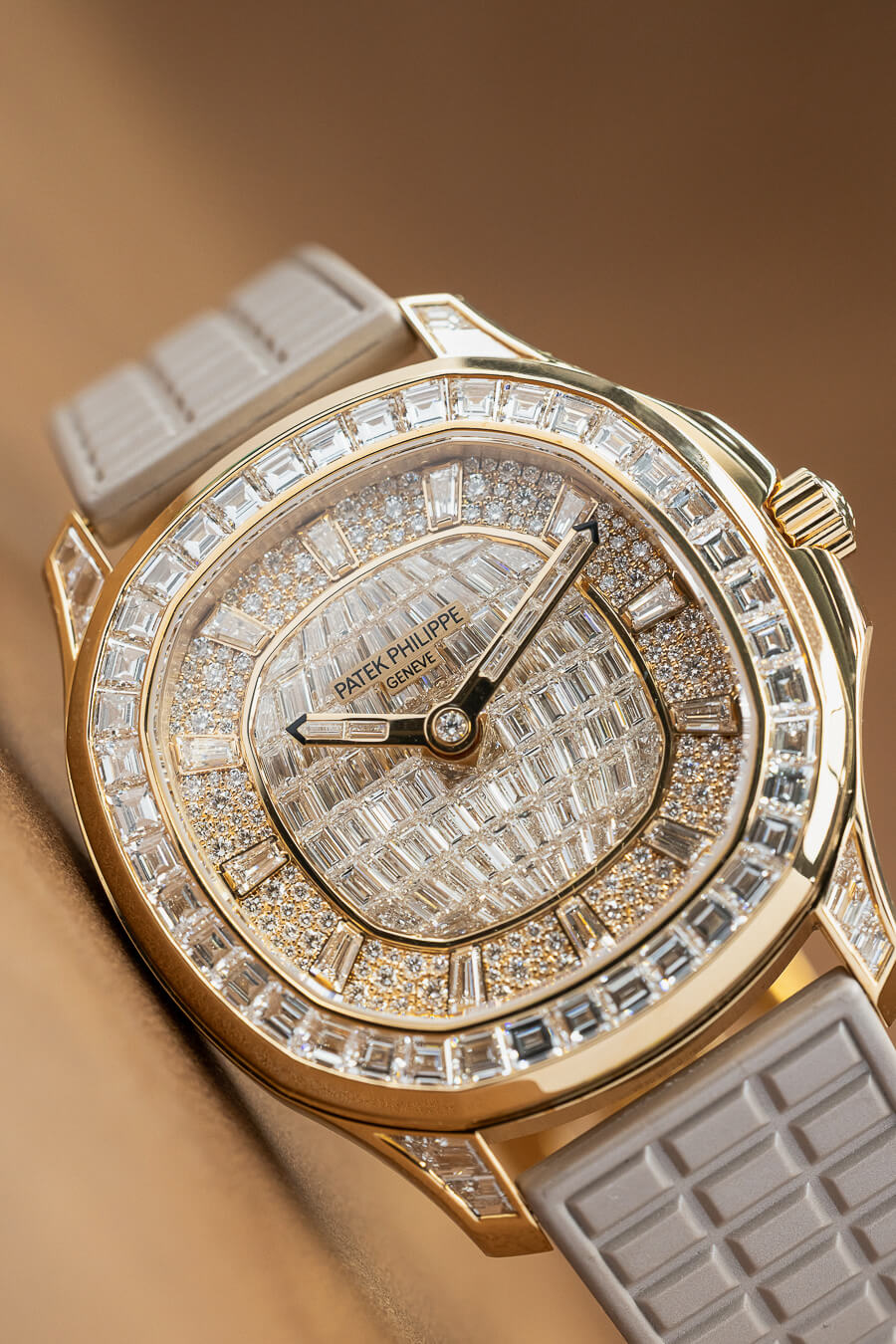 PATEK PHILIPPE 5062/450R NAUTILUS - Image 3