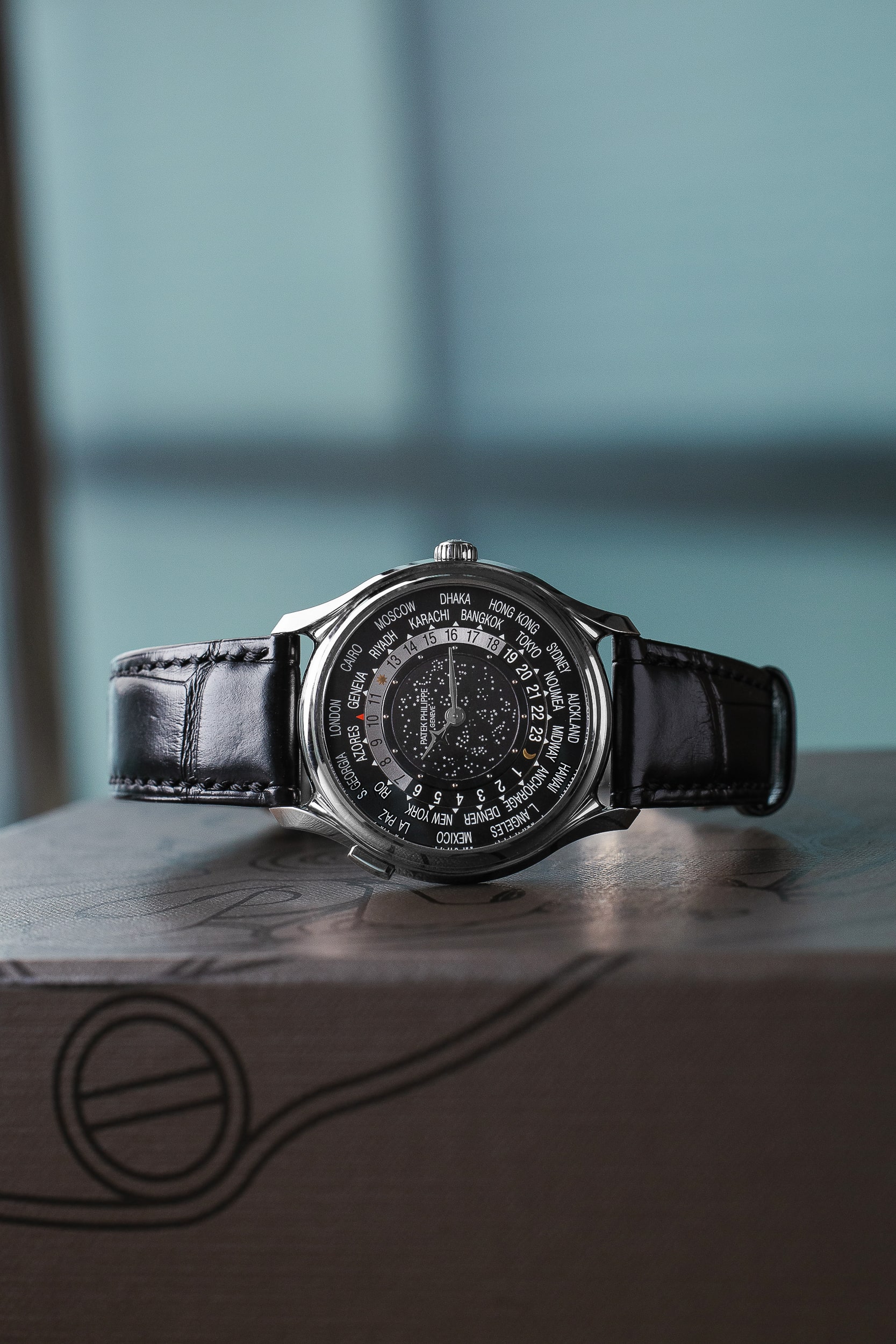 PATEK PHILIPPE 5575G NEW - Image 9