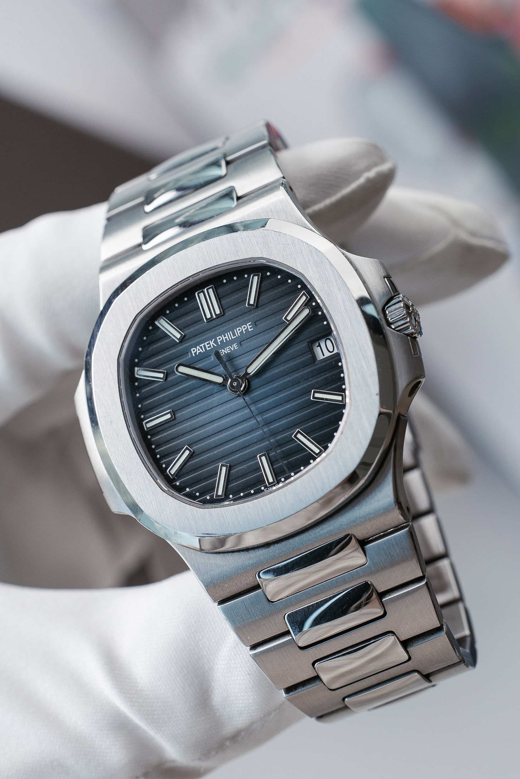 PATEK PHILIPPE 5711-1A BLUE NAUTILUS - Image 3