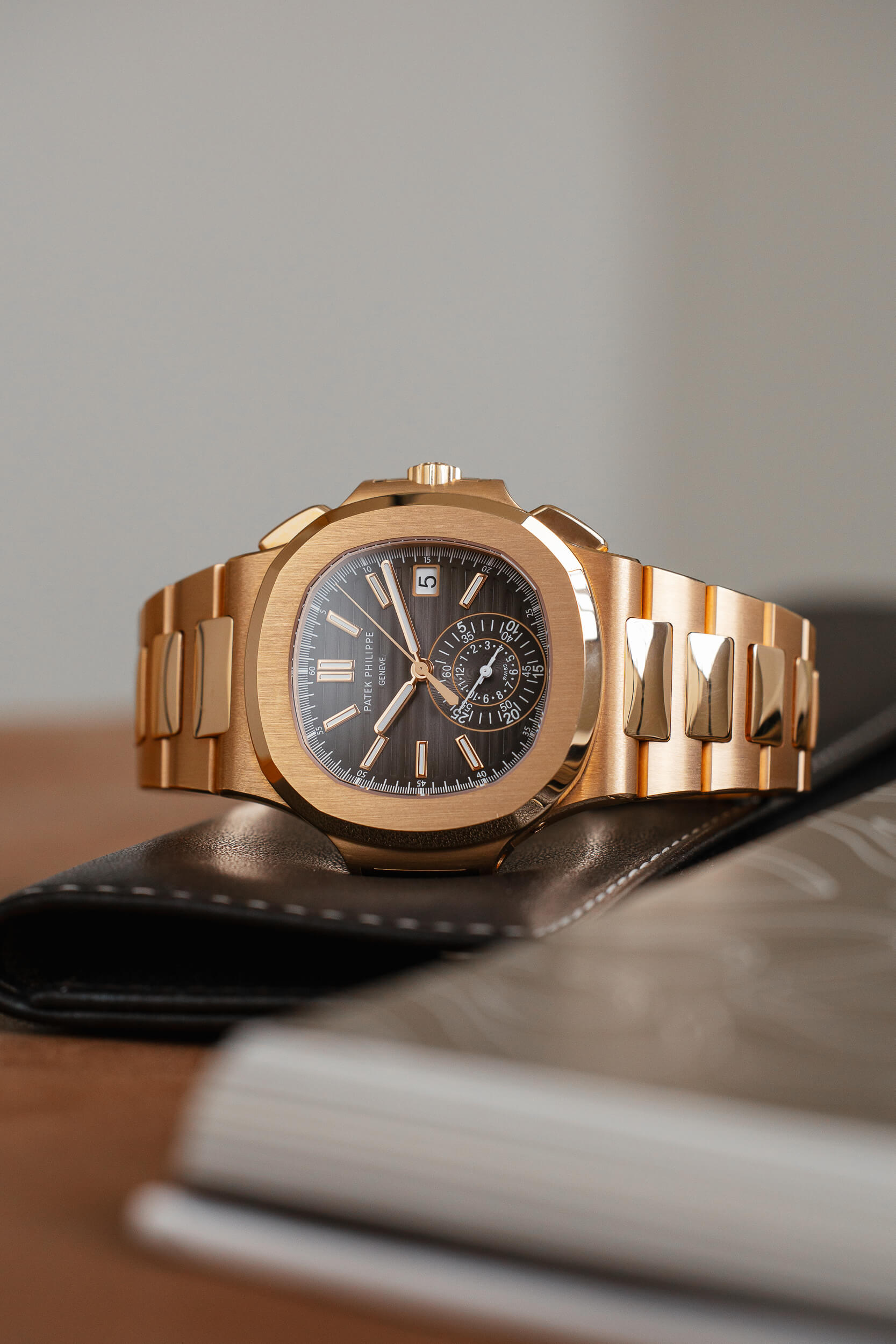 PATEK PHILIPPE 5980/1R LIKE NEW FULL SET - Image 9