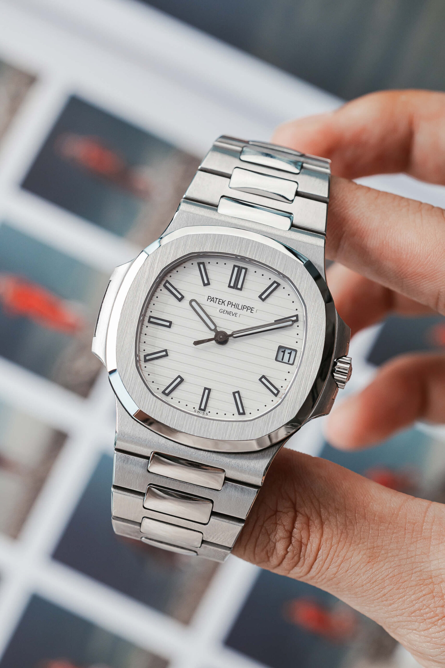 PATEK PHILIPPE 5711-1A WHITE NAUTILUS - Image 3