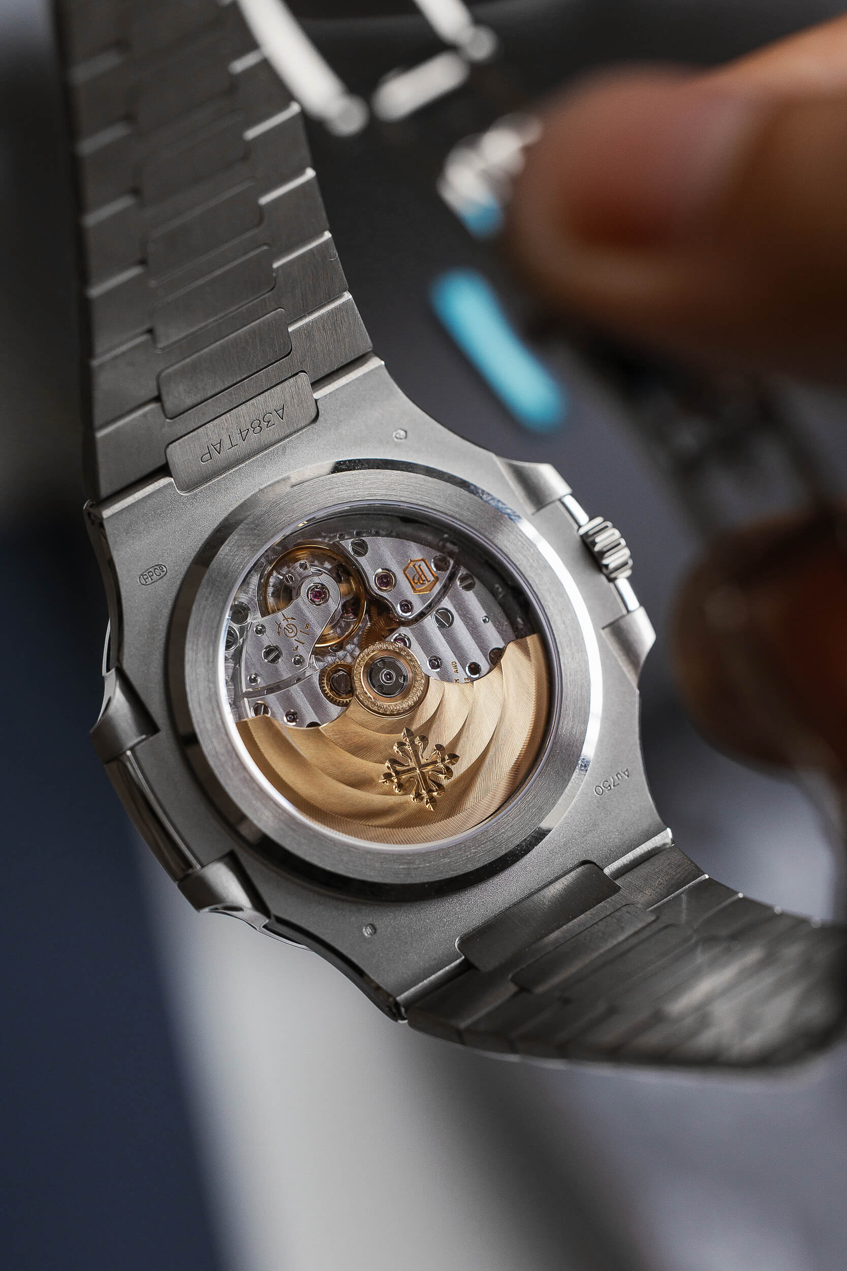 PATEK PHILIPPE 5811-1G BLUE NAUTILUS - Image 7