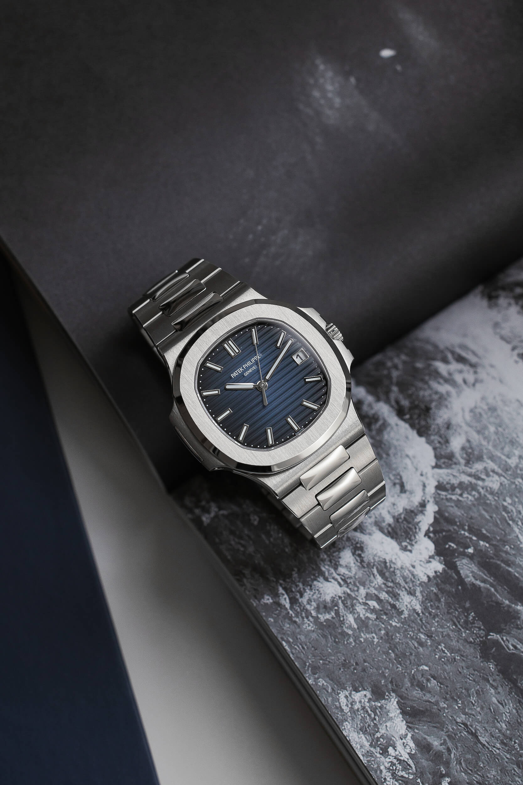PATEK PHILIPPE 5811-1G BLUE NAUTILUS - Image 10