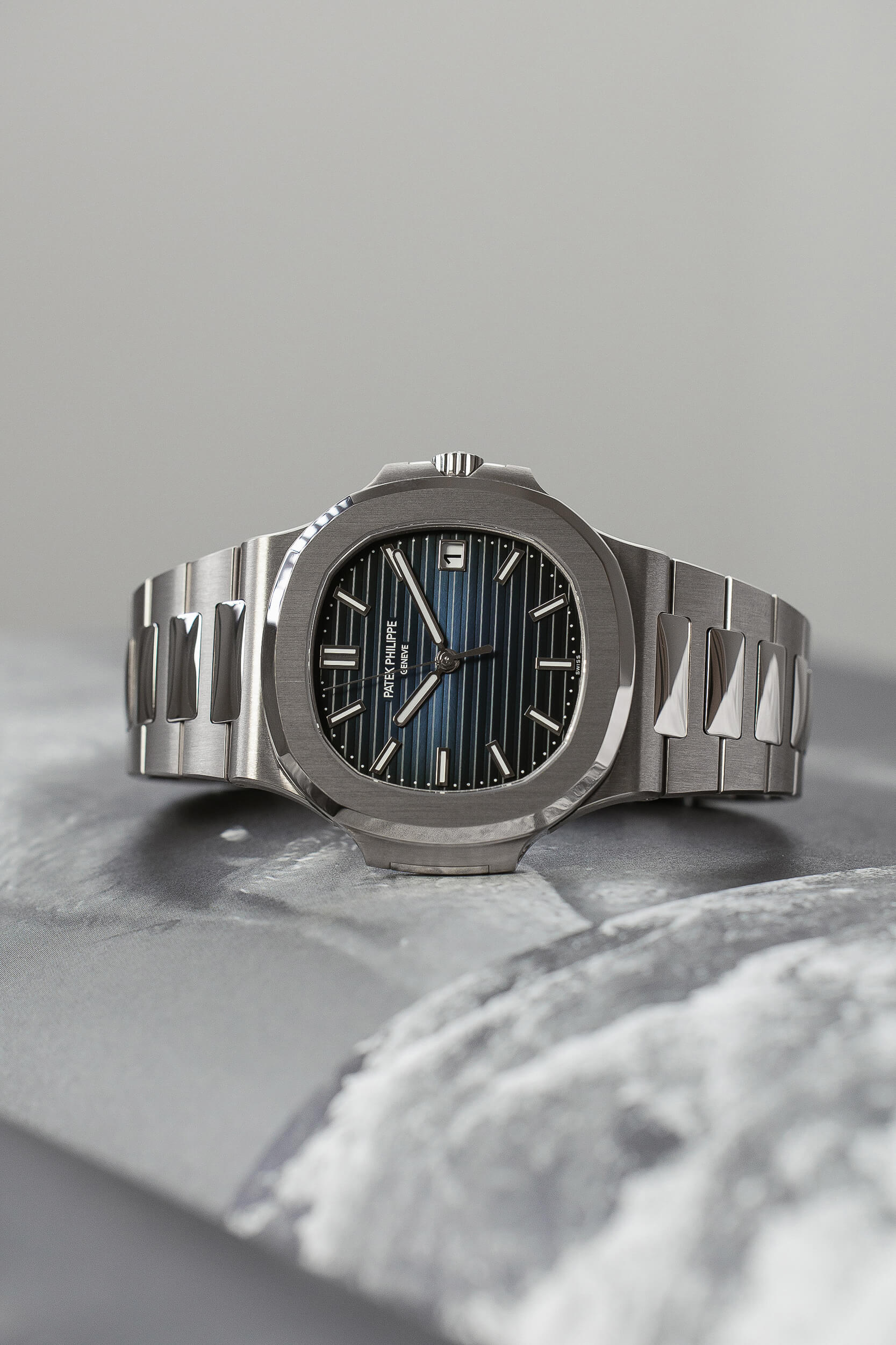 PATEK PHILIPPE 5811-1G BLUE NAUTILUS - Image 11